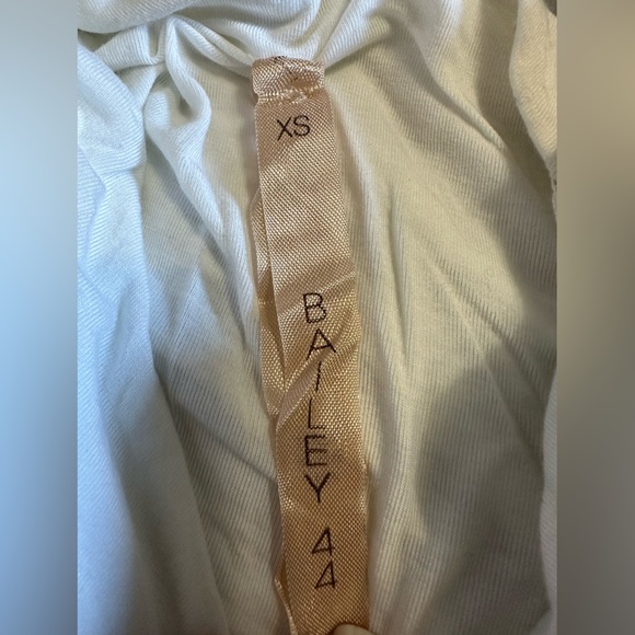 Ivory oshoulder top - Picture 2 of 2